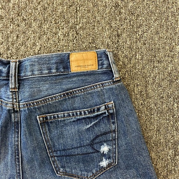 American Eagle Floral Embroidered Mom Jean Shorts Size 2 High Rise Cotton Denim - Picture 6 of 10